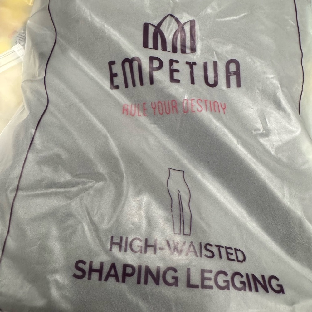 Empetua Women's Black High-Waisted Shaping Leggings - Picture 11 of 12
